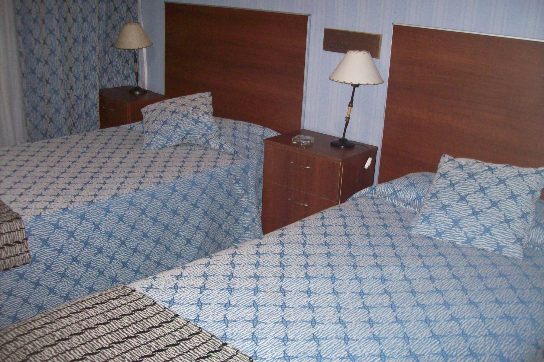 Hotel 13 De Julio 3*